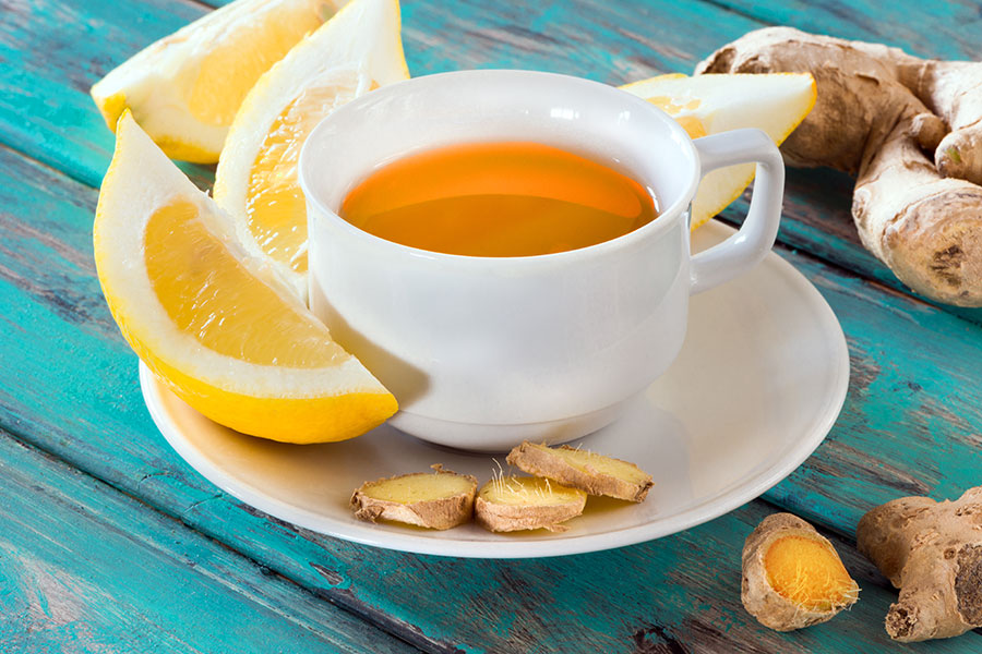 Tee mit Ingwer und Zitrone
